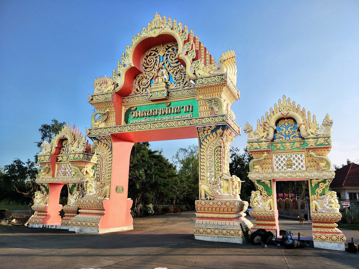 วัดหนองผักนาก จ.สุพรรณบุรี