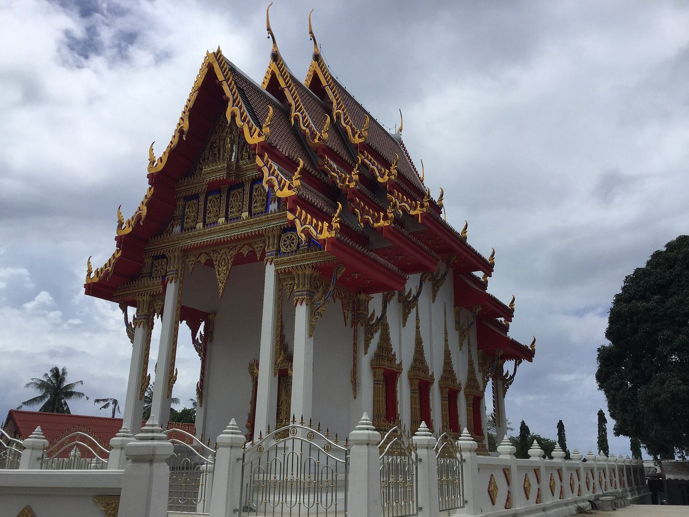 วัดเกาะเจริญสันติธรรม จ.สุราษฎร์ธานี