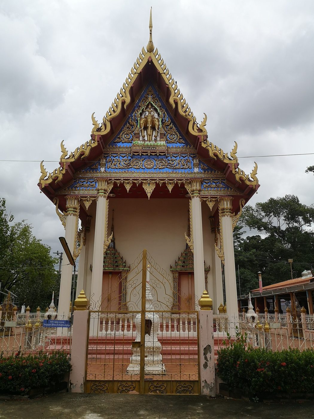 วัดสนามนอก จ.นนทบุรี