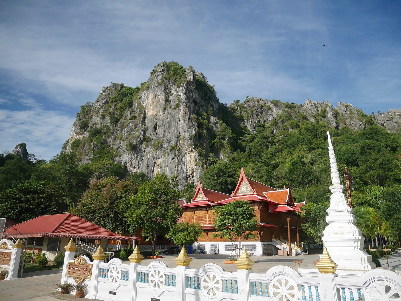 วัดเขาย้อย จ.เพชรบุรี