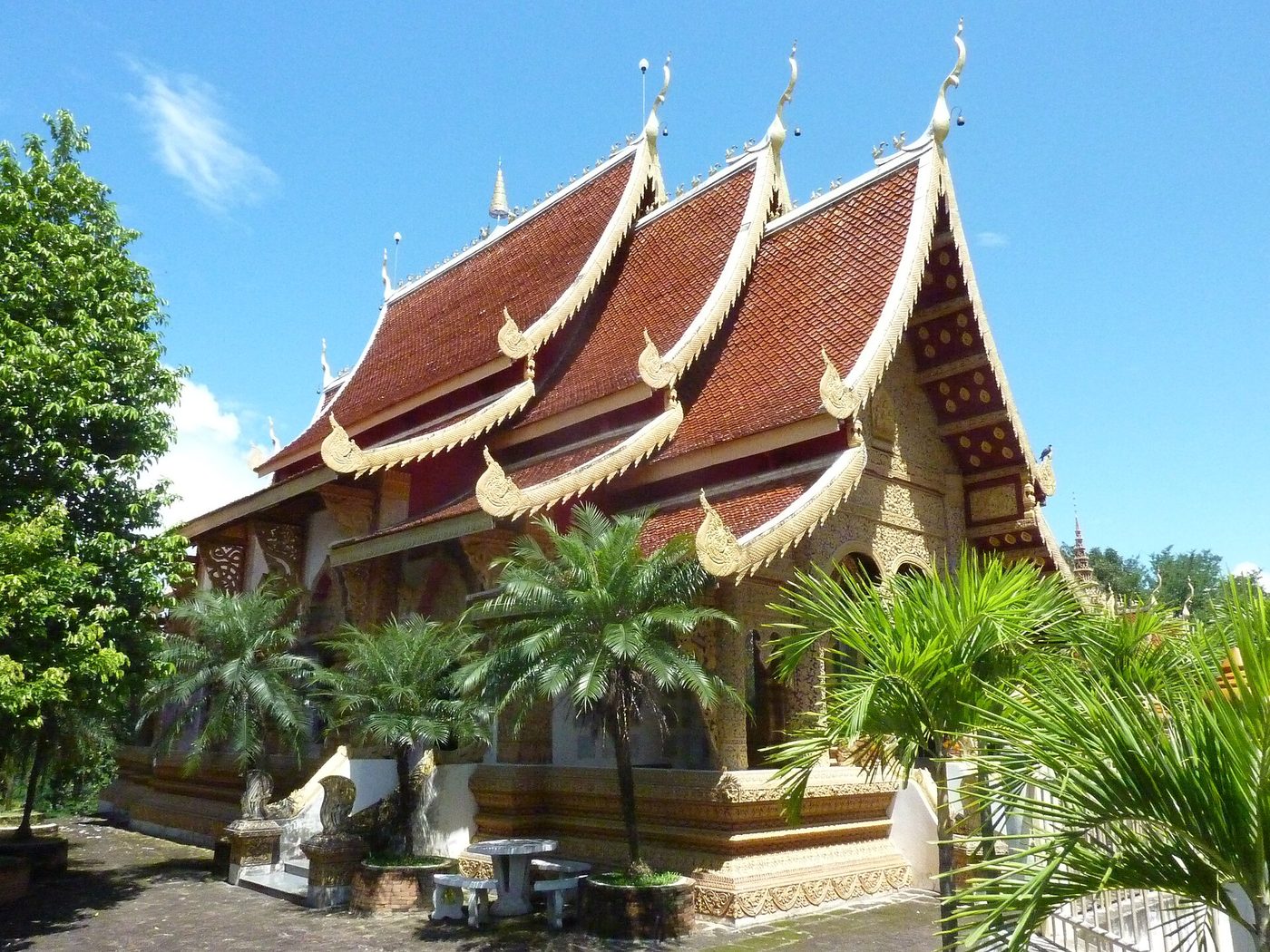 วัดพระพุทธบาทตากผ้า จ.ลำพูน