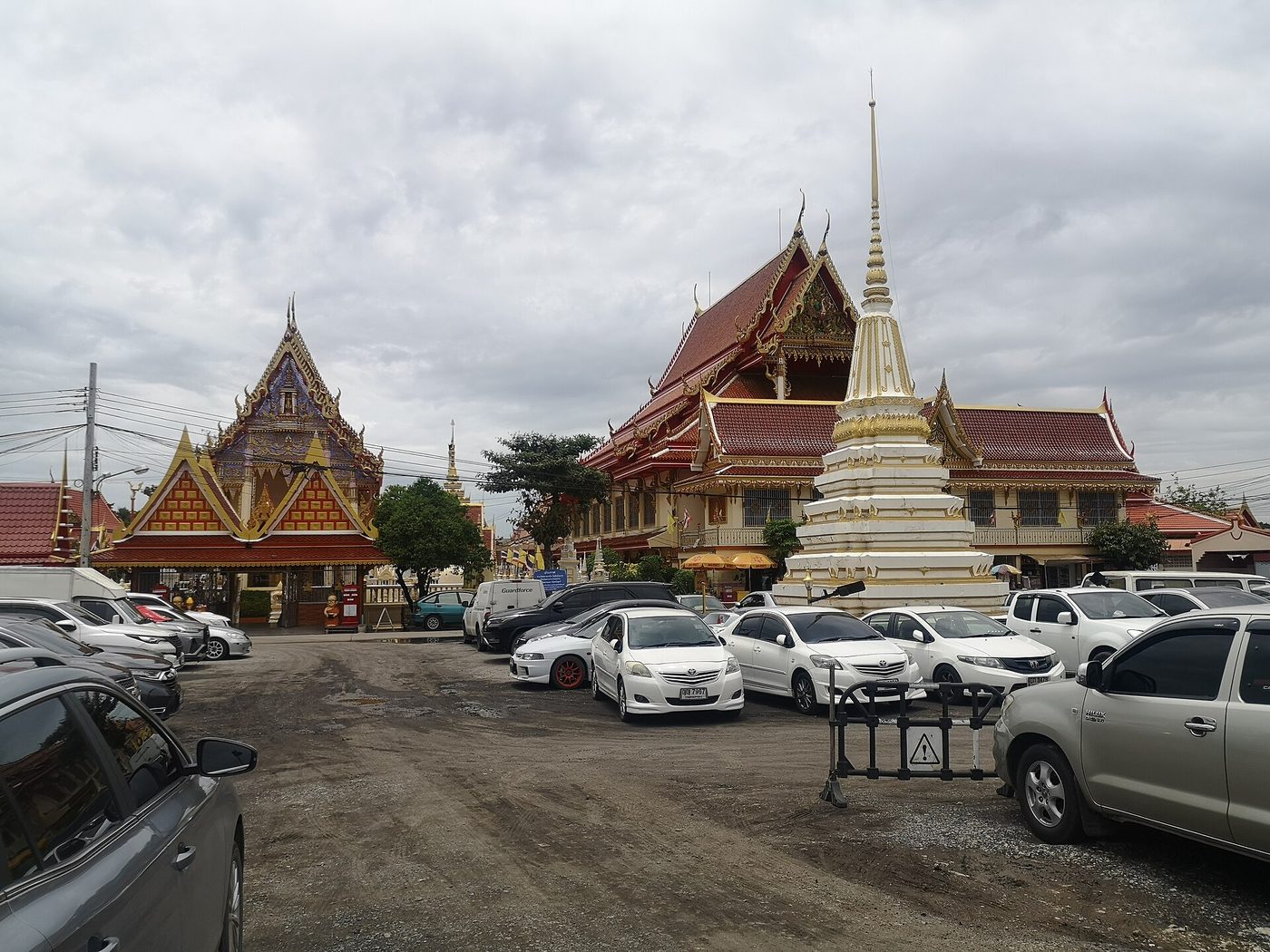 วัดสนามเหนือ จ.นนทบุรี