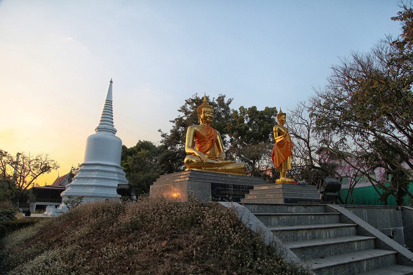 วัดลาดสิงห์ จ.สุพรรณบุรี
